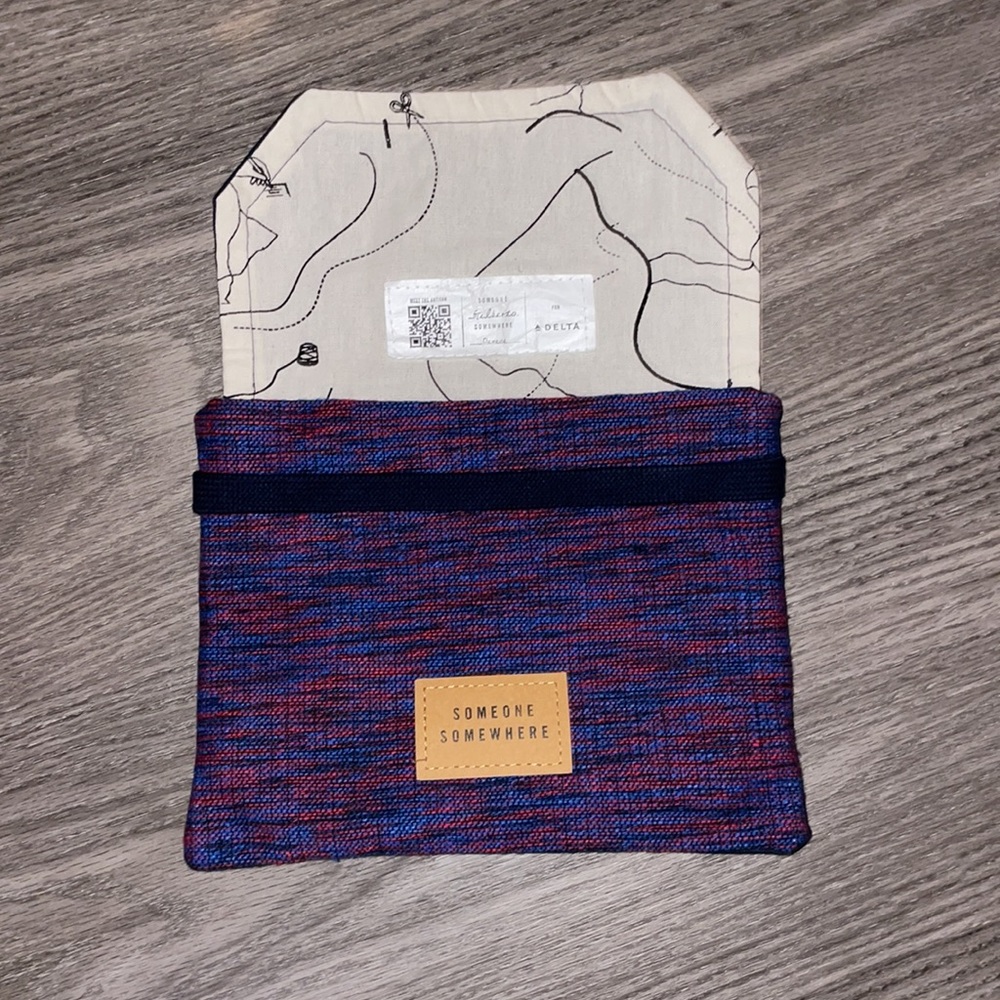 Delta x Someone Somewhere Toiletry Pouch - Picture 2 of 7